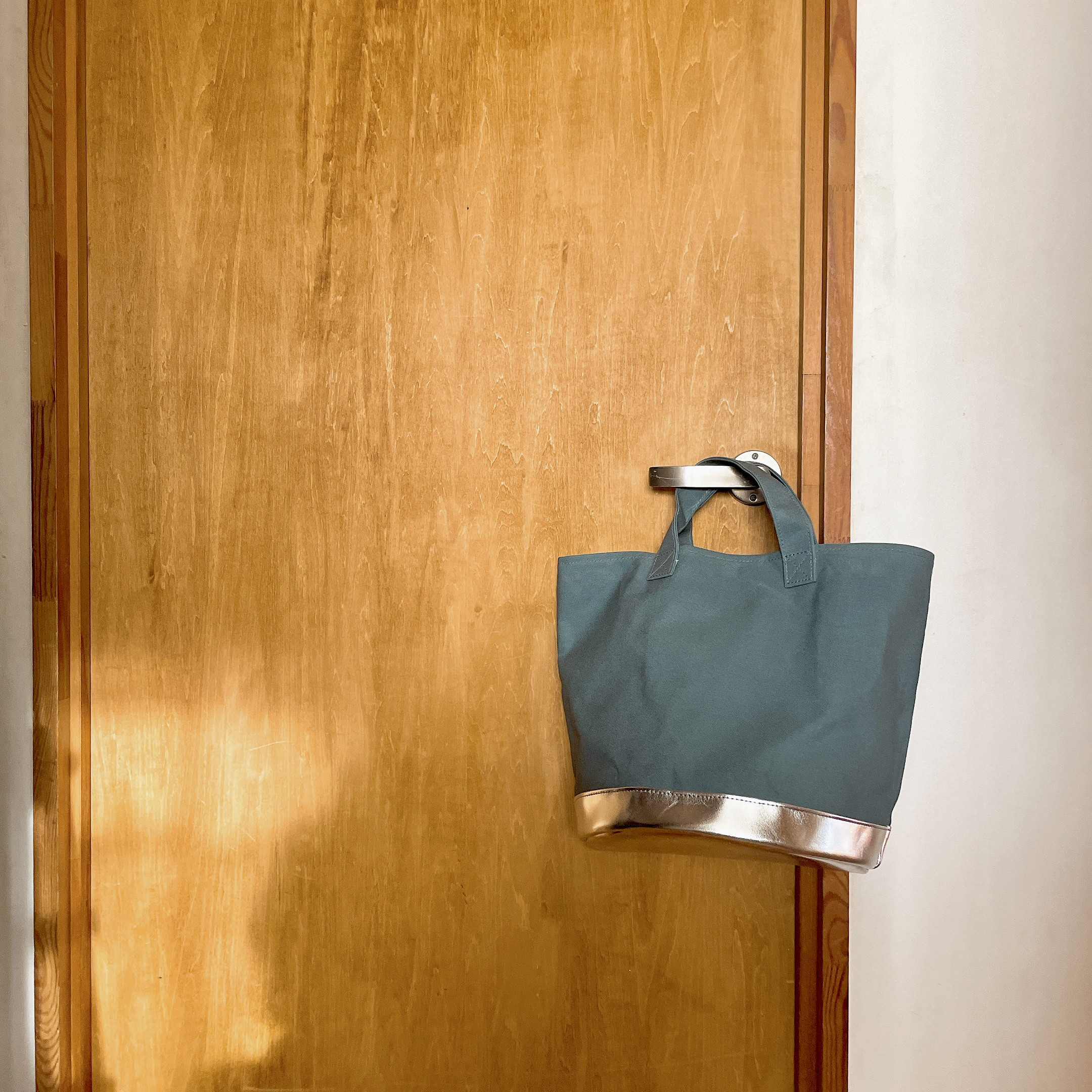 ［L］マルシェカゴのような帆布のバケツトート！ブルーグレー✕シルバー