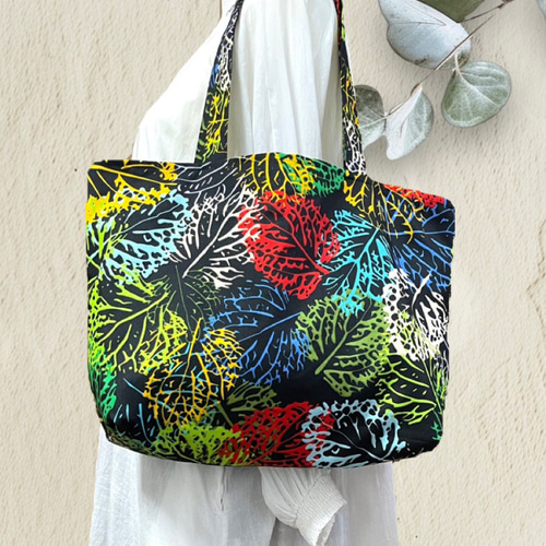 アフリカ布シリーズ トートバッグ超BIGsizeハンドメイド Xmasカラー花