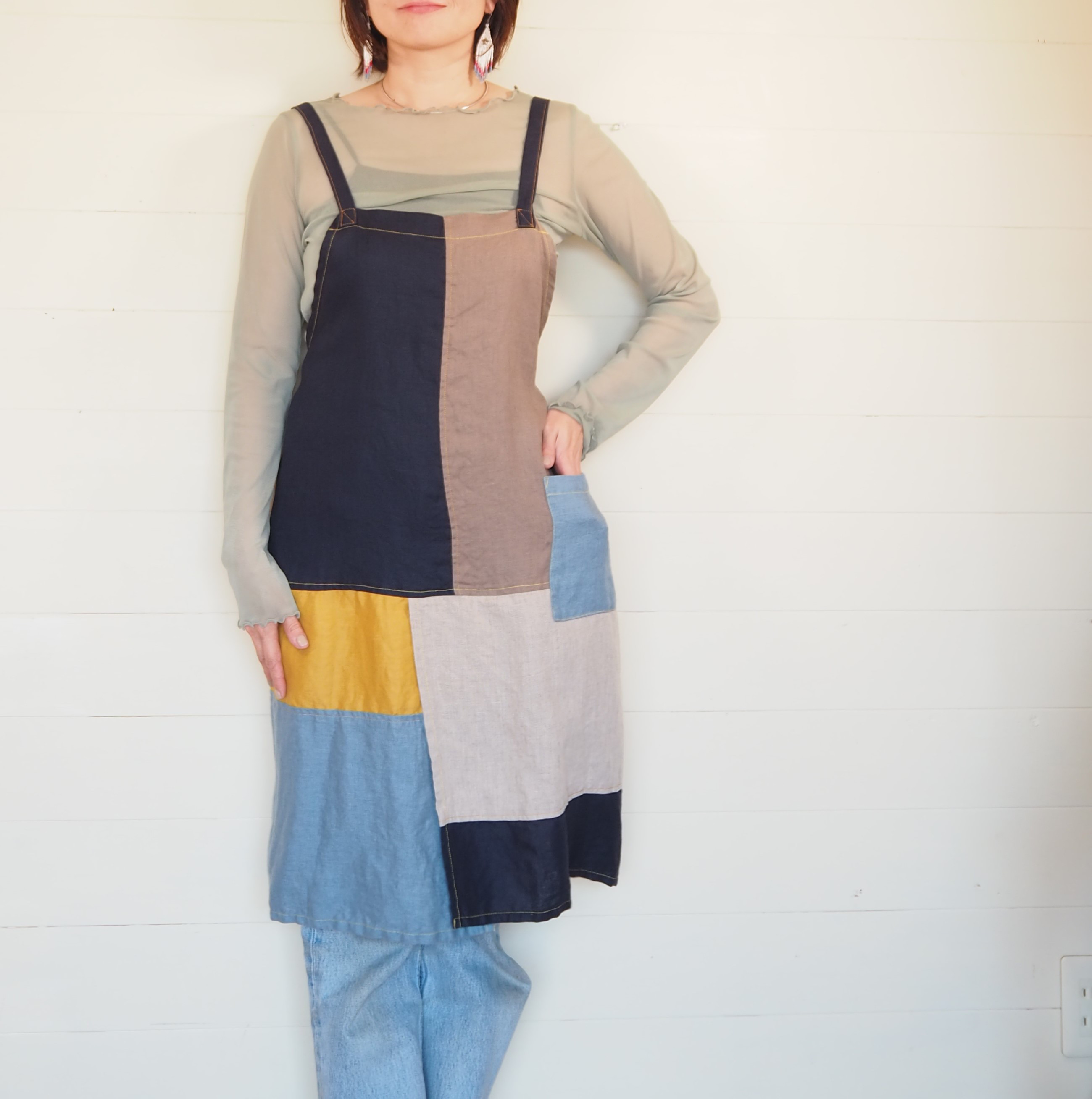 SALE■リネンツギハギエプロン■パッチワークデザイン／ナチュラルワークウェア／家事服・ガーデニングにも■