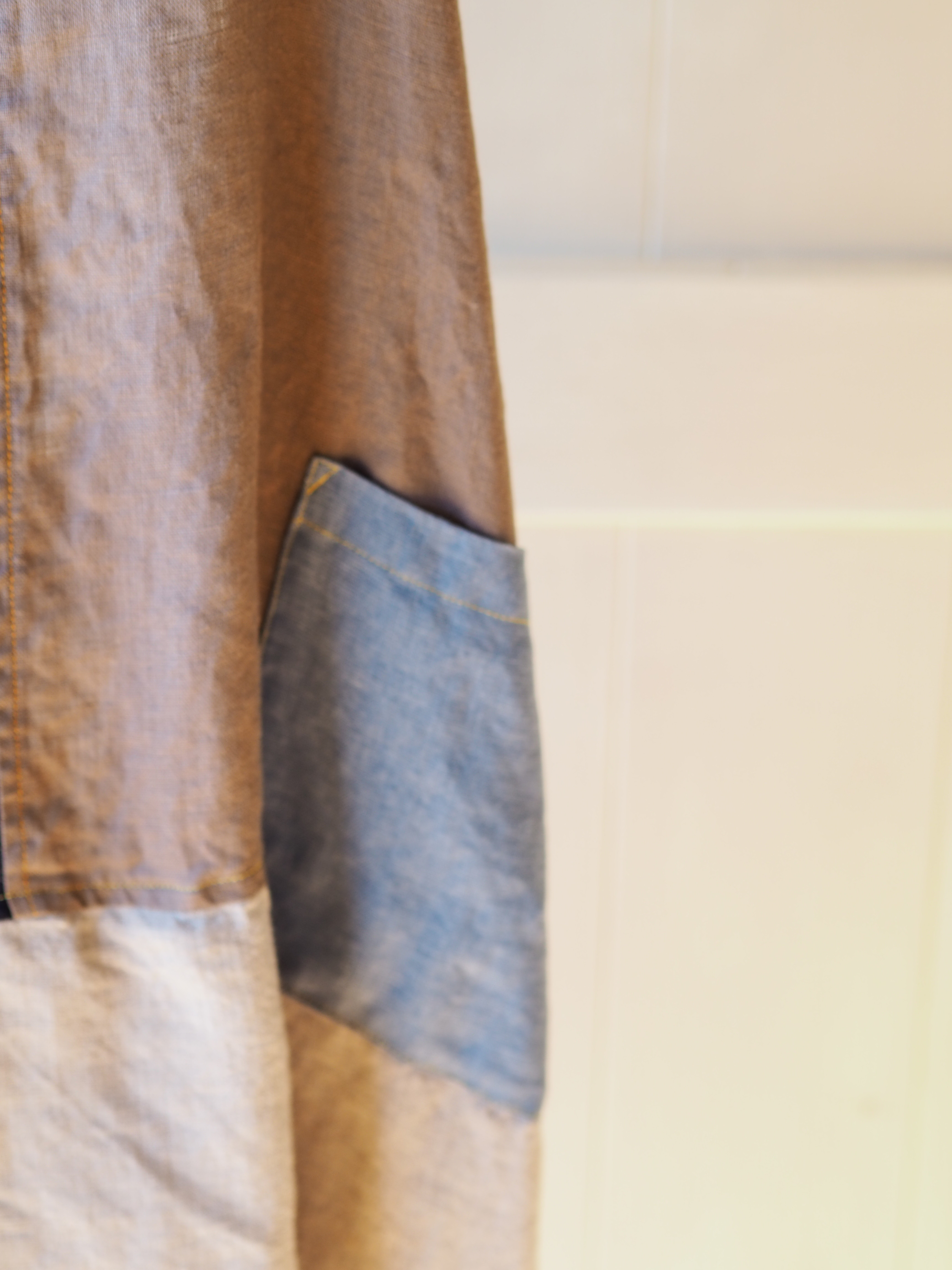 SALE■リネンツギハギエプロン■パッチワークデザイン／ナチュラルワークウェア／家事服・ガーデニングにも■