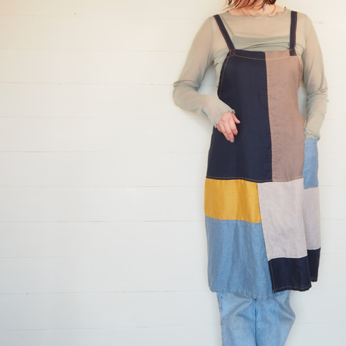 SALE□リネンツギハギエプロン□パッチワークデザイン／ナチュラル