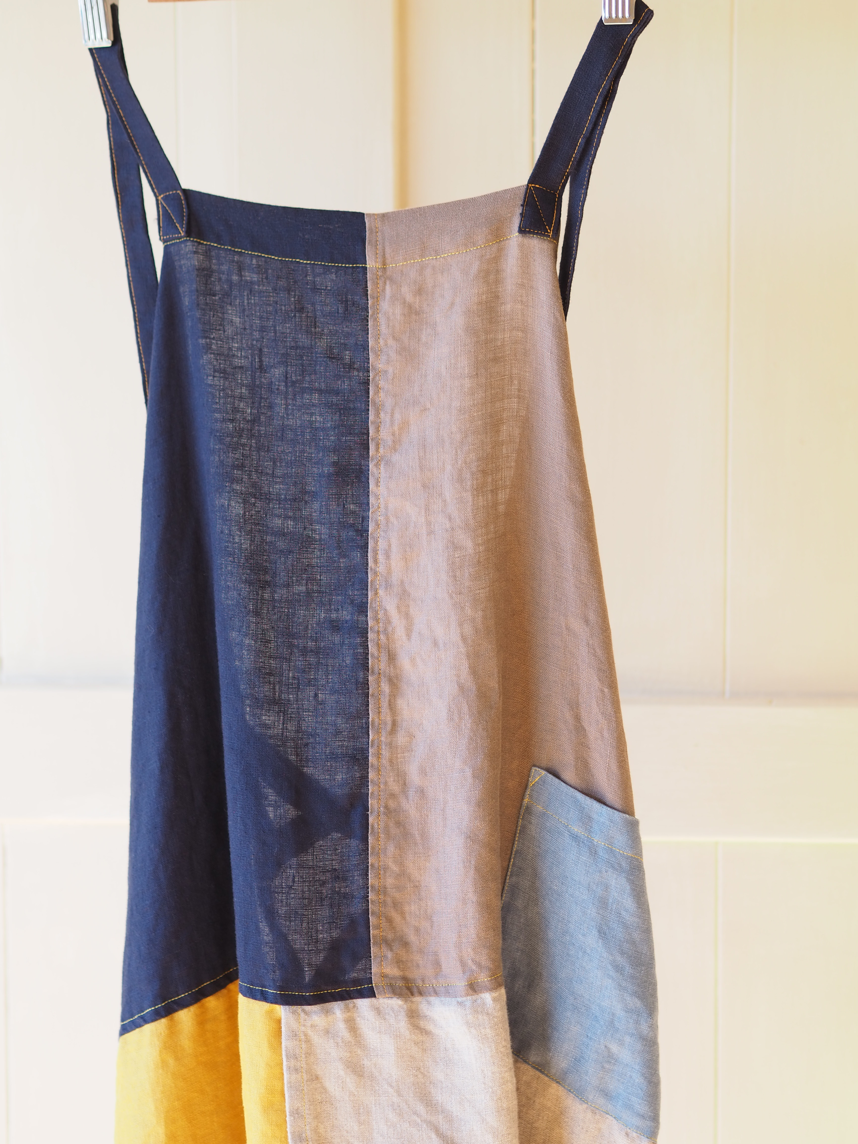 SALE■リネンツギハギエプロン■パッチワークデザイン／ナチュラルワークウェア／家事服・ガーデニングにも■