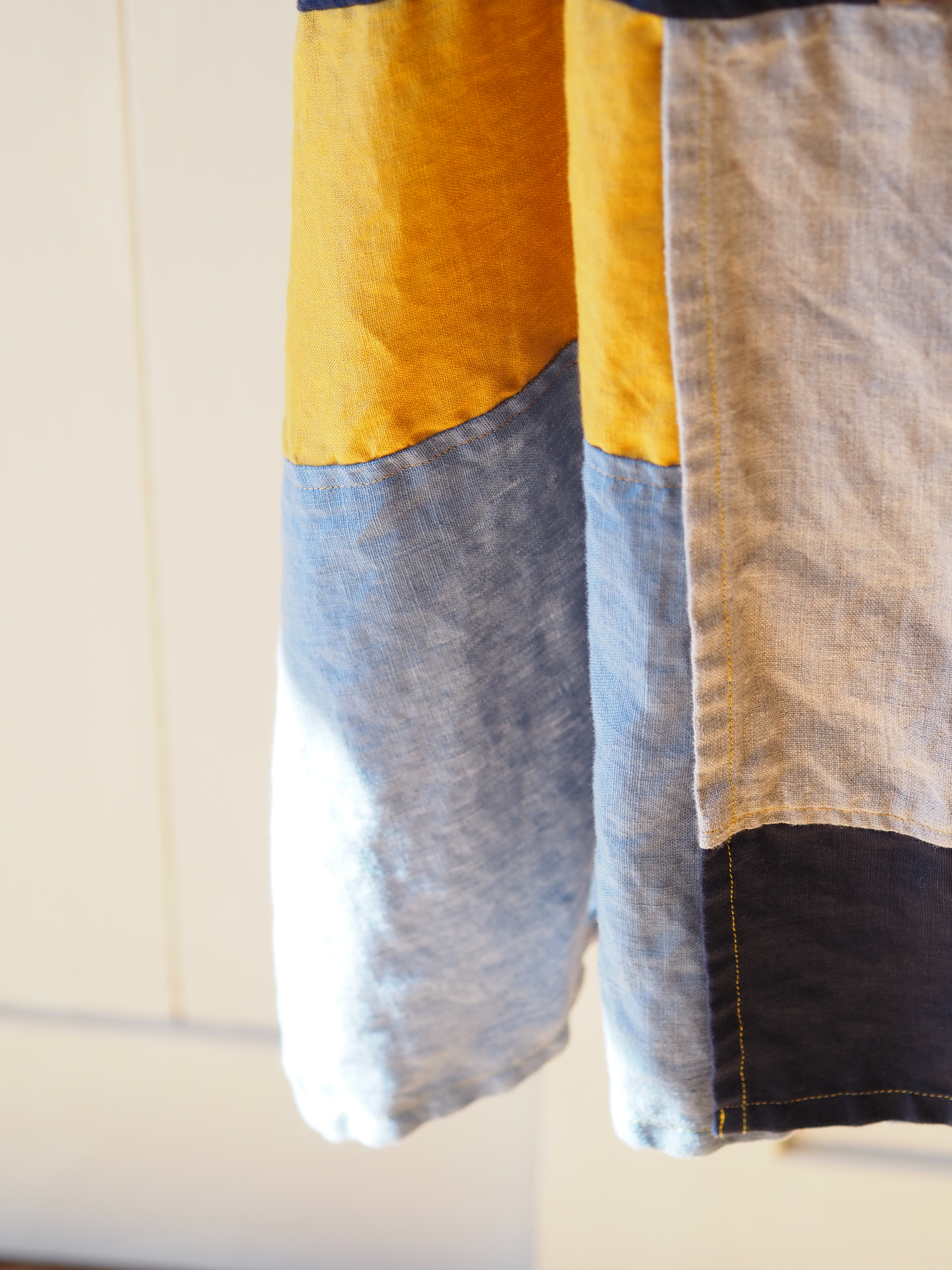 SALE■リネンツギハギエプロン■パッチワークデザイン／ナチュラルワークウェア／家事服・ガーデニングにも■