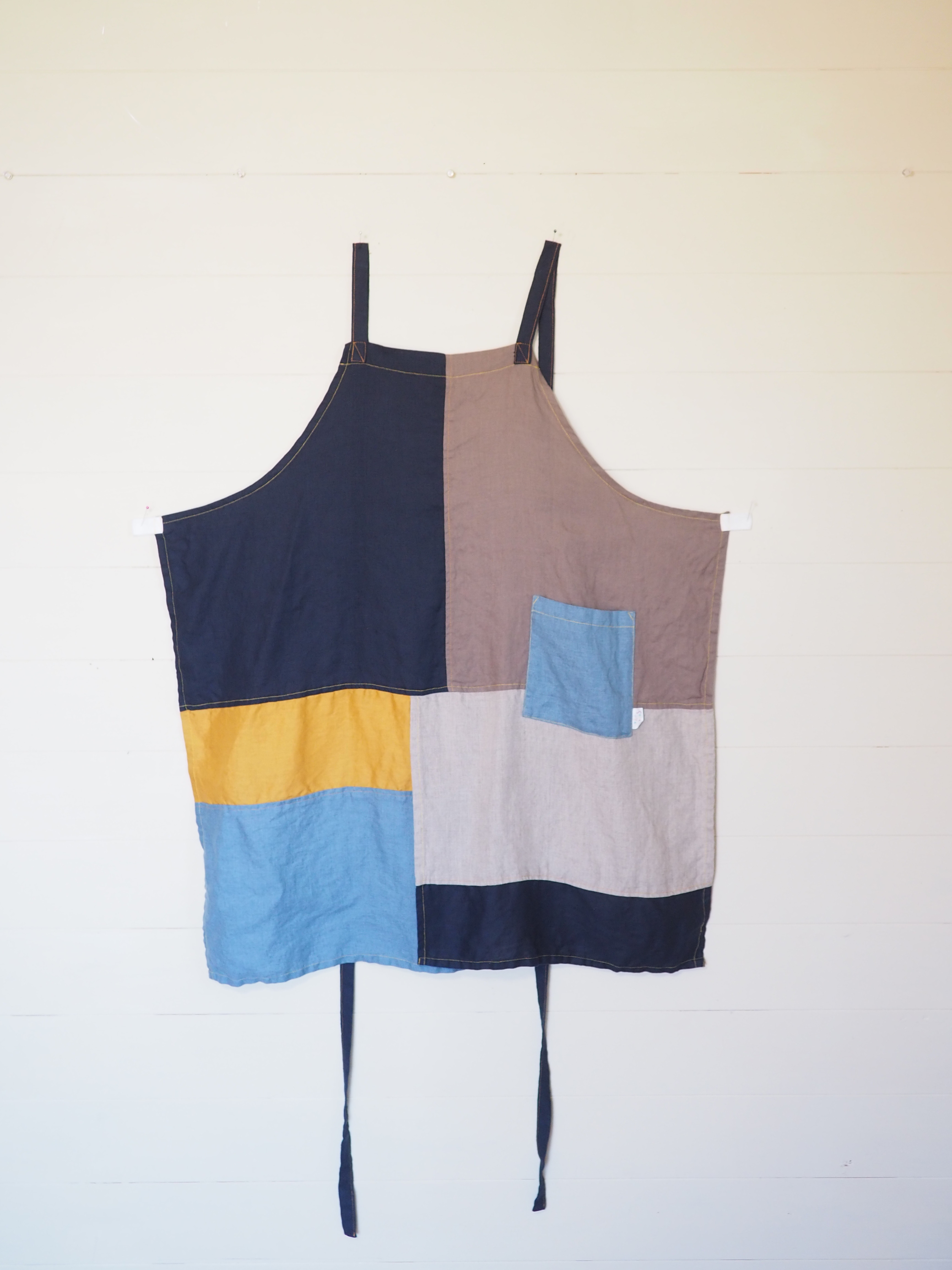 SALE■リネンツギハギエプロン■パッチワークデザイン／ナチュラルワークウェア／家事服・ガーデニングにも■