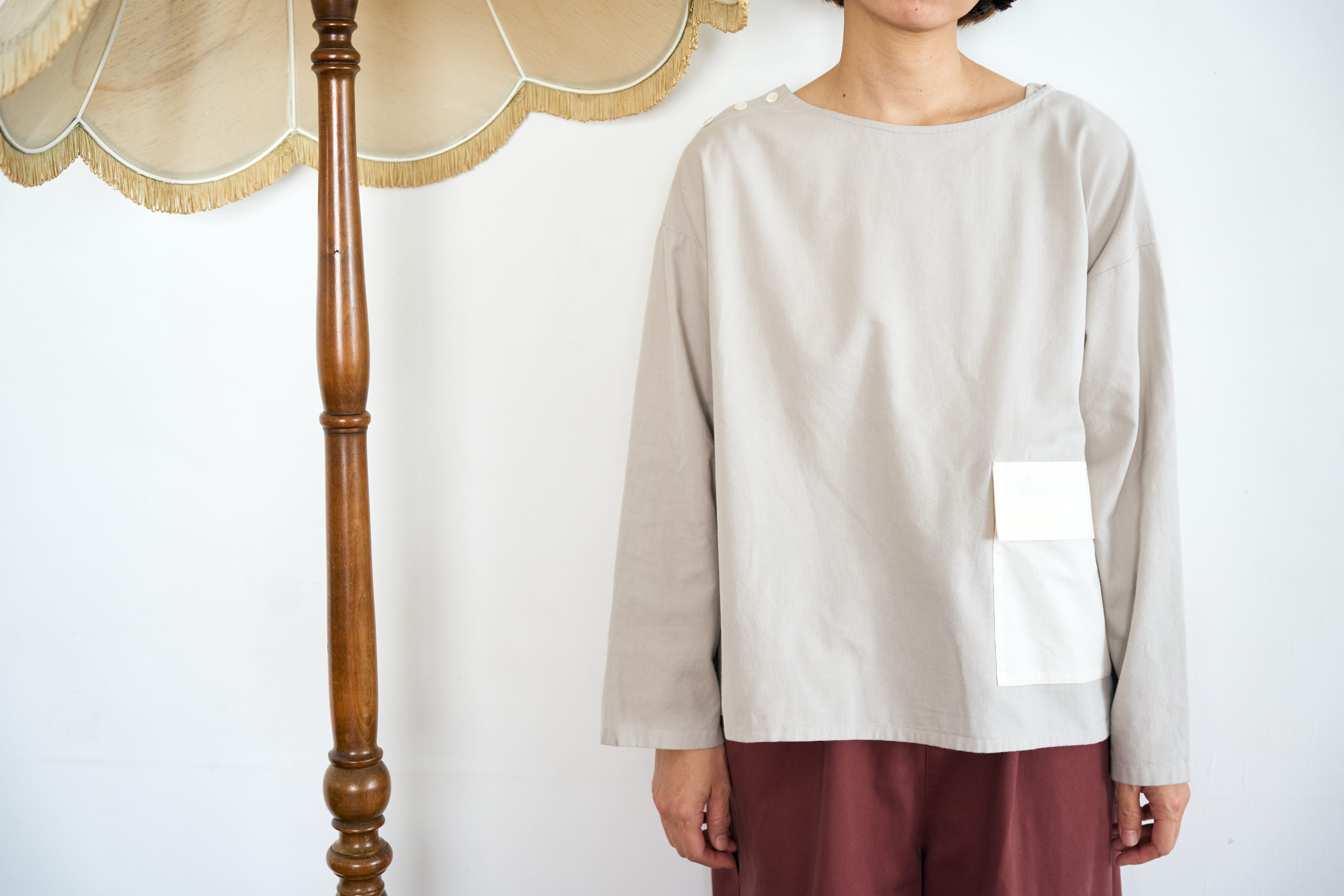 shoulder button pocket pull-over (fog)