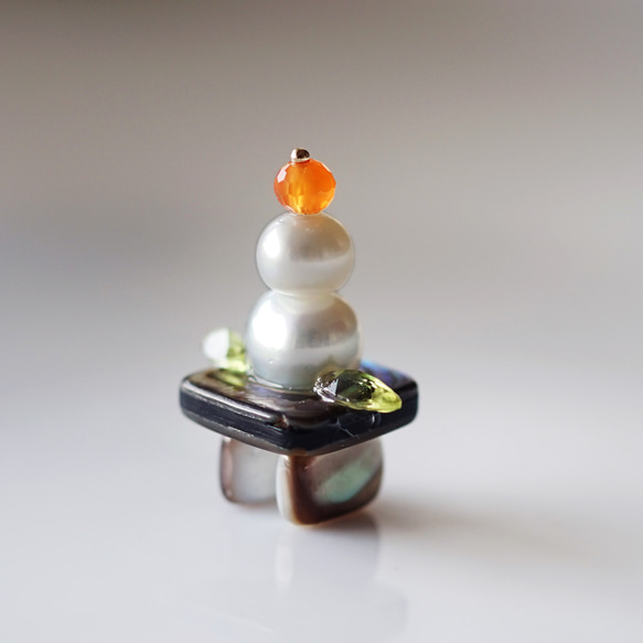 寶石鏡餅★珍珠、橄欖石、鮑魚、黑唇珍珠、紅玉髓 第9張的照片