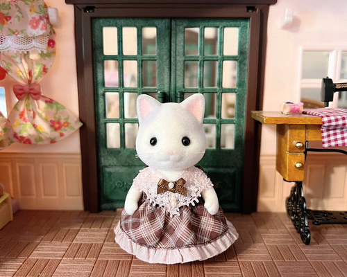 【レア】 シルバニアファミリー ワンピース 3点セット 110cm 女の子 シルバニアファミリー 服・小物 大人 ピンクと花柄ワンピース3種