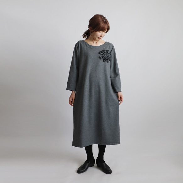 ⁑ラスト1 　最終ＳＡＬＥ　１１２cm裏パイル スウェット生地　花コサージュ付ワンピース グレーG65B 10枚目の画像