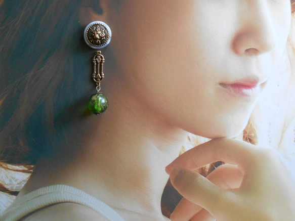 ～Leo～（ドイツヴィンテージ/ルーサイト/ライオンボタン） 4枚目の画像