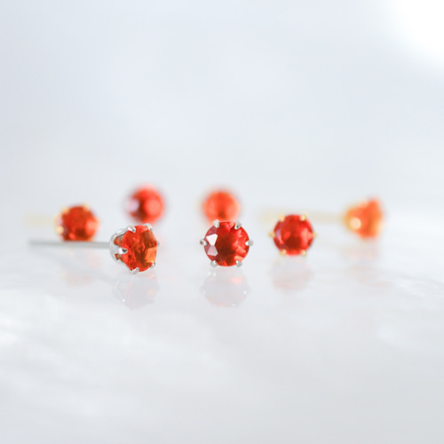 天然石ファイヤーオパールのシンプルな一粒スタッドピアス】レッド
