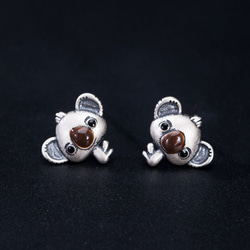 ワスレナグサのピアス - 耳を華やかさを添える R418 指輪・リング Vary