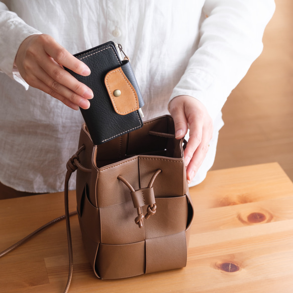 本革キーケース兼ミニ財布｜身軽にお出かけ｜鍵もお金もこれ一つ｜名入れ対応｜スマートキー｜レザー｜ブラック/ワイン 20枚目の画像