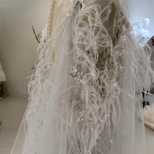 高級感溢れる！フェザー アイボリー グリッター上品なウェディング  