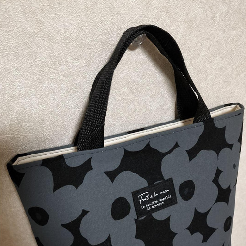 花柄（黒）トートバッグ トートバッグ kumi 通販 18502521｜Creema