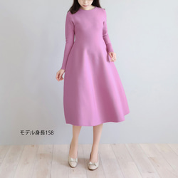 【卒入学に！】ホールガーメント パール付き フィットアンドフレアワンピース【ネイビー】 2枚目の画像