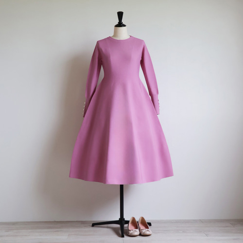 ホールガーメント パール付き フィットアンドフレアワンピース  