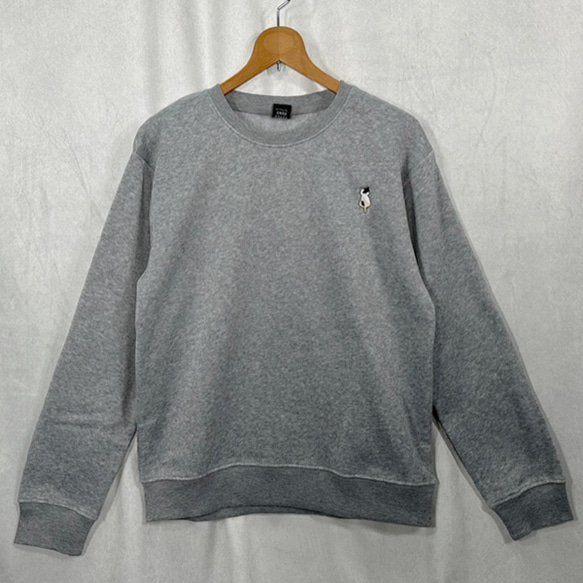 【選べる１１色展開】【秋冬の1枚】三毛猫のワンポイント刺繍 暖か裏起毛フリース生地 長袖スウェット/トレーナー 13枚目の画像