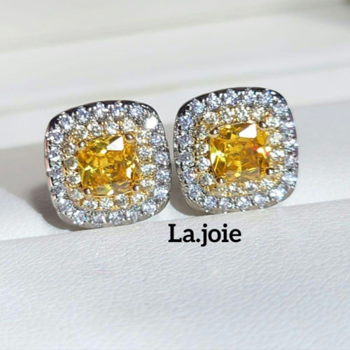 蘭最高級人工ダイヤモンド　スウィングピアス sona 蘭最高級人工ダイヤモンド スウィングピアス sona 蘭様専用最高級人工