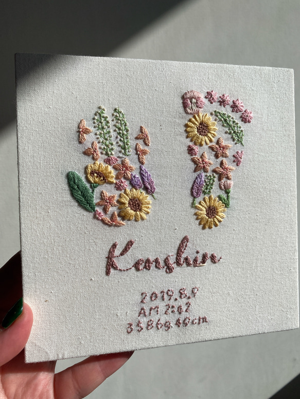 フェルトのブローチ ハンドメイド 刺繍
