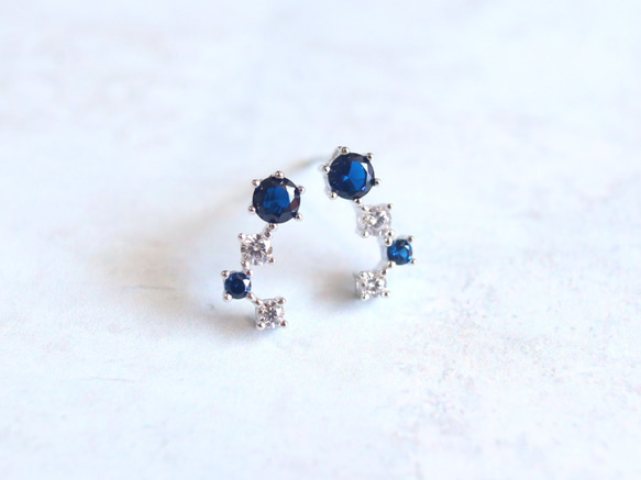 ☆冬の星座☆シルバー925【極上 ミッドナイトブルー CZダイヤモンド gold & silver】ピアス 1枚目の画像