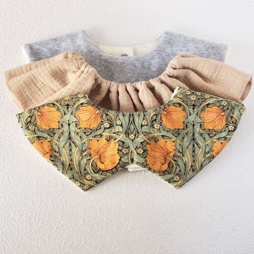 出産祝いに】人気スタイ3点セット ウィリアムモリス生地使用、フリル