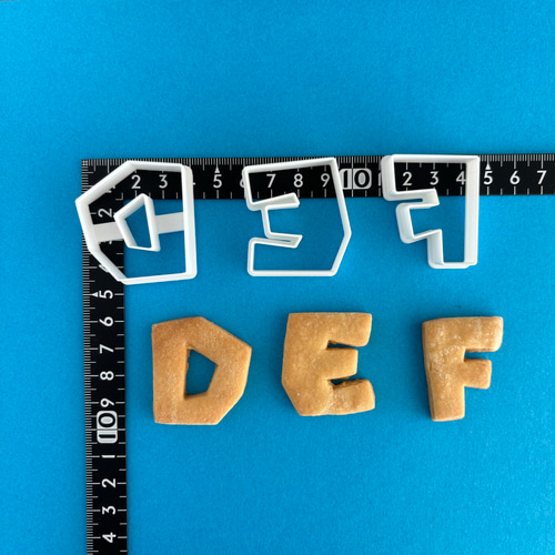 【人気ショップが最安値挑戦！】 クッキー型】文字⚠︎1点 ゲームフォント アルファベット 調理器具・料理道具