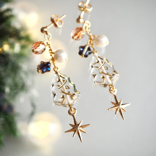 チェコガラスの揺れるクリスマスツリーピアス（クリアー） ピアス