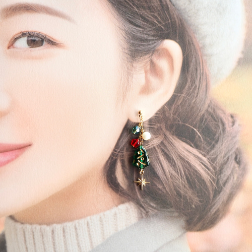 グリーンオニキスXmasツリーカービングピアスチャーム グリーンオニキスXmasツリーカービングピアスチャーム