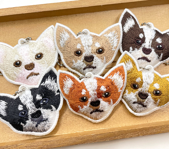 SALE 20％OFF】送料無料 チワワ リアル刺繍 チャーム キーホルダー