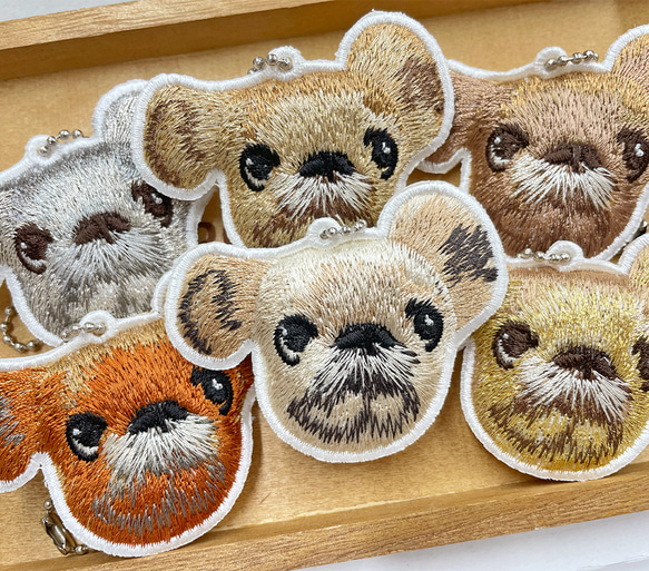 SALE 20％OFF】送料無料 ブリュッセルグリフォン リアル刺繍 チャーム