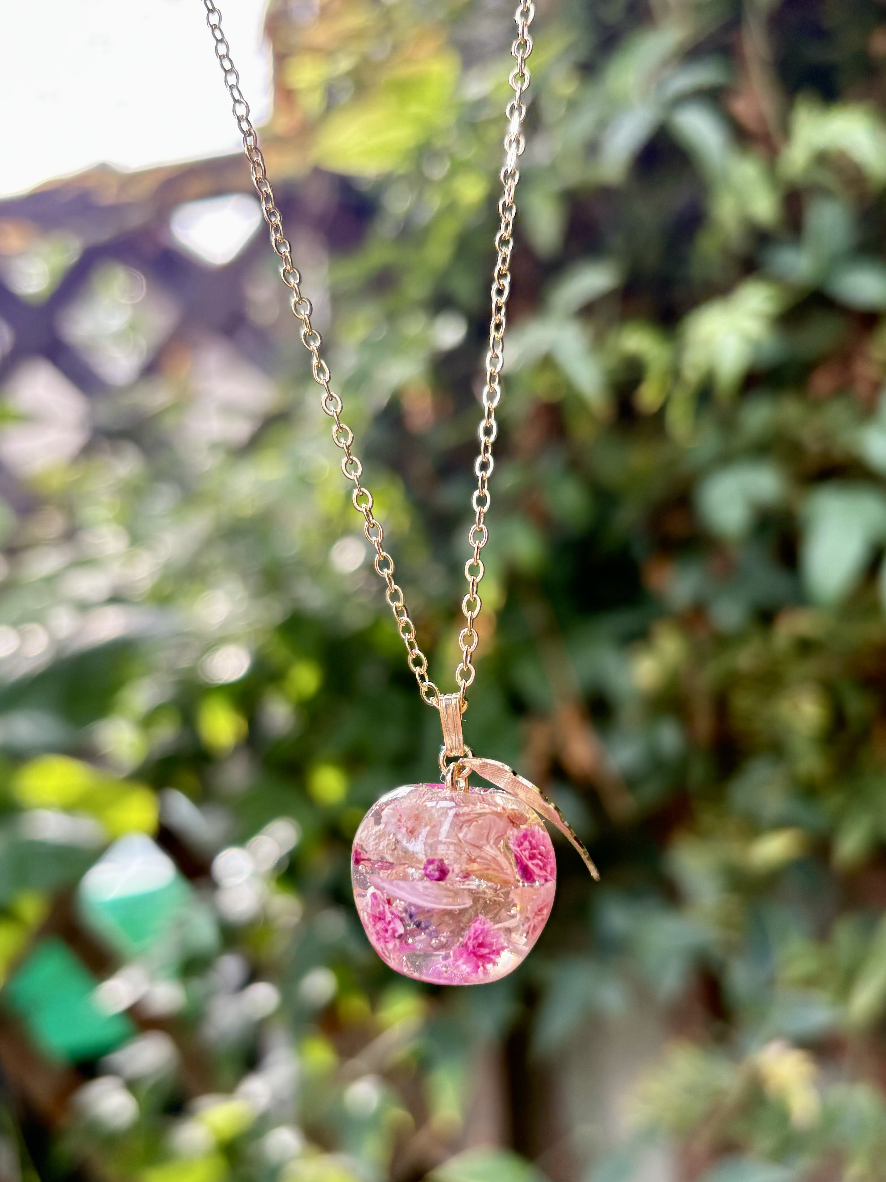 月の型　ドライフラワー　ネックレス　天然石