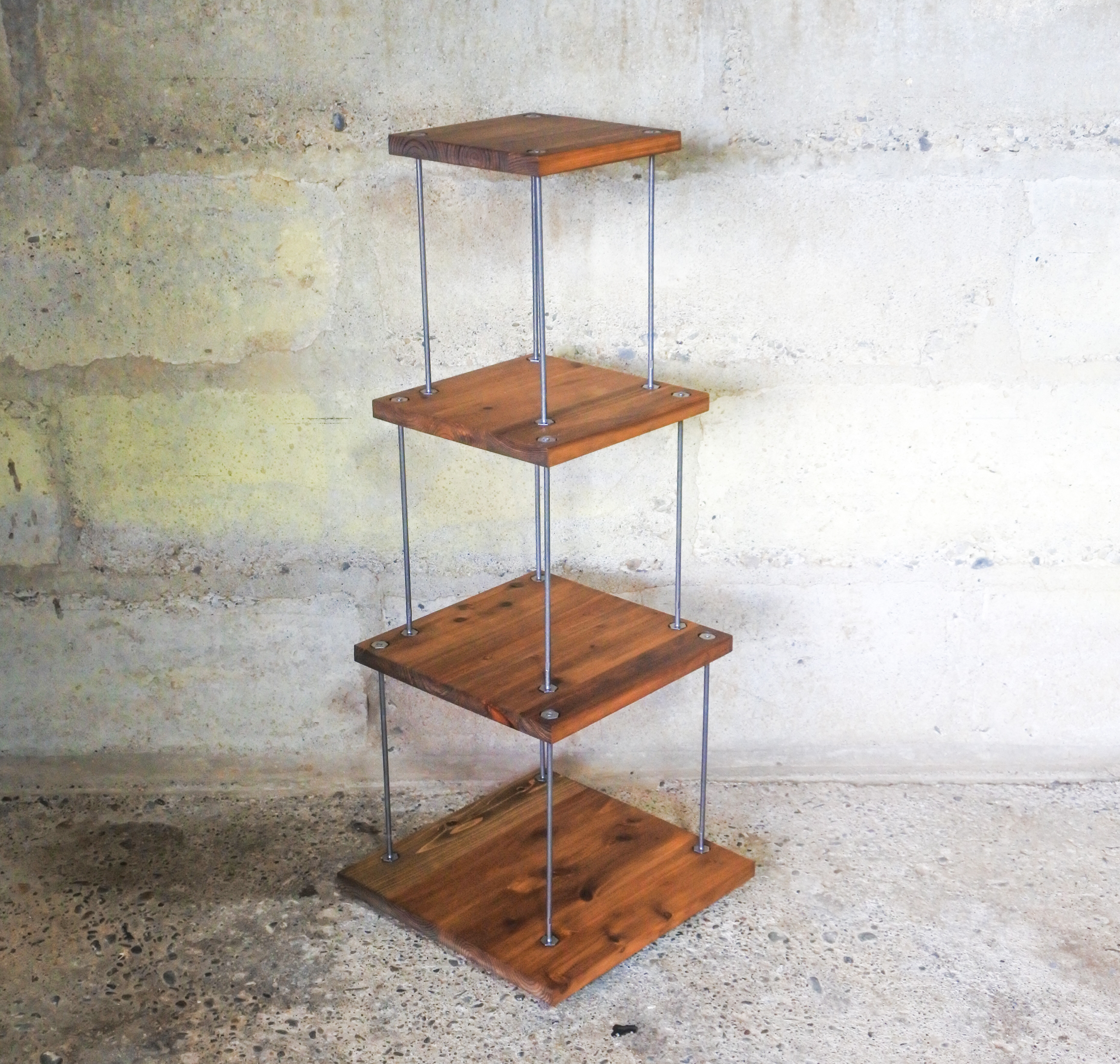 無垢材で作ったコーナーシェルフ【サイズオーダー可】