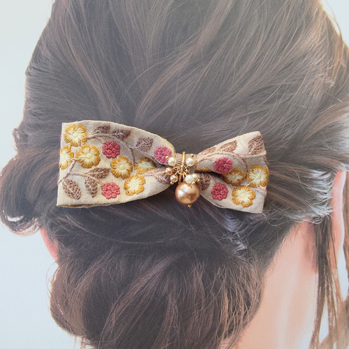 アシンメトリー インド刺繍リボンのヘアアクセサリー（バレッタ/ヘア