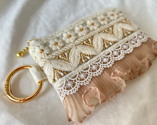 インド刺繍リボン　フラットポーチ　専用ページ レシピ】インド刺繍リボンのフラットファスナーポーチの作り方