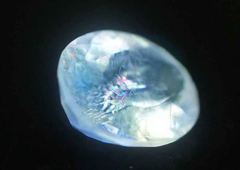 2.5ct 虹入りアンデシンラブラドライト　s1399