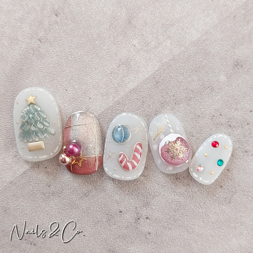 再販】【着画あり】ネイルチップNo.147 クリスマスネイル ツリー