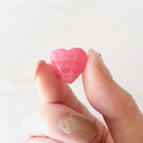 艶々ピンク☆インカローズ（ロードクロサイト）のハート型ルース