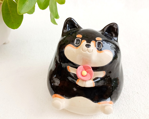 黒柴犬お座り一輪挿し 動物の陶器 受注製作 一輪挿し・花瓶・花器 工房
