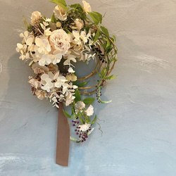 ●アマランサス　ウェディングブーケ　アーティフィシャルフラワー　造花　ブーケ アマランサス”を使った流れるブーケがトレンド！花材にこだわる