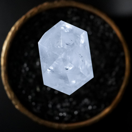高品質 水晶 六角柱 特大虹入り 432g G-58 | chu2stone