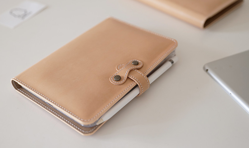 iPad mini 7 6 5 4 3 手帳型 ダブレット ケース 本革 入れ付き ナチュラル