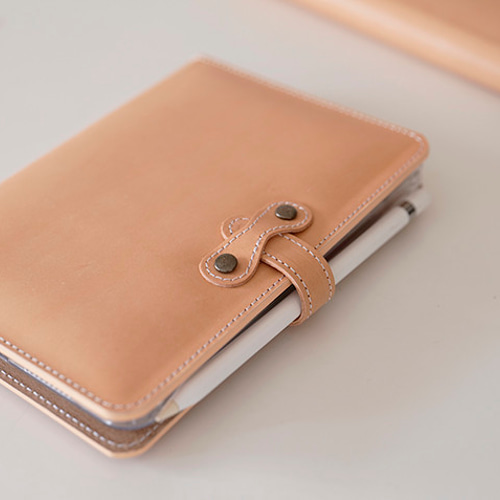 iPad mini 4 128GB 美品　本革ケース付き iPad mini ipadケース 本革 A17 Pro 6 2021 第6世代 2019 ケース