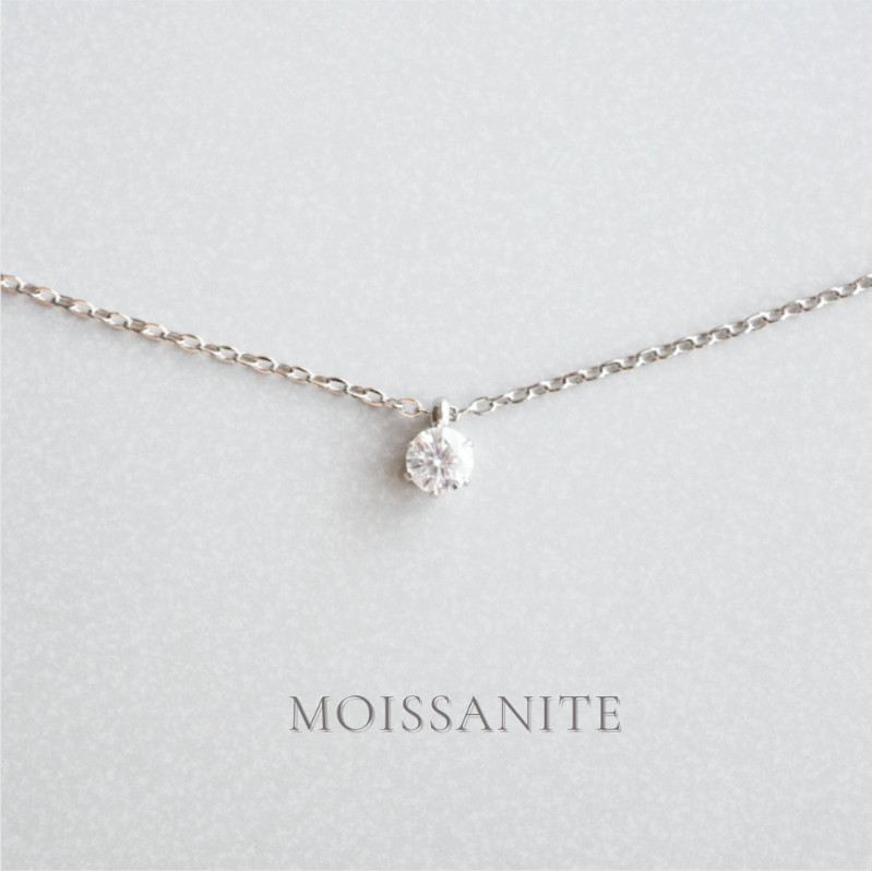 【洗練された輝き】モアサナイトネックレス　クリア　 付けっぱなしOK　サージカルステンレス　モアッサナイト