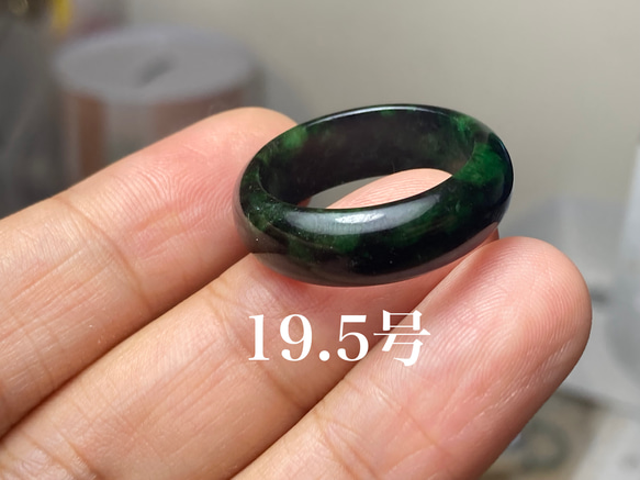 ミャンマー産 本翡翠 原石 無着色、無含浸の本翡翠原石 A貨バングル ミャンマー産 本翡翠 原石 無着色、無含浸の本翡翠原石 A貨バングル