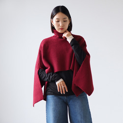 タートルネックニットポンチョ ボルドー ニット・セーター BLUEWHITE