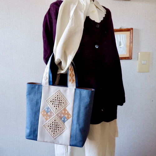 和洋刺繍のミニバッグ＊デニム＊ライトブルー【ハーダンガー刺繍