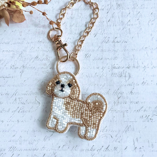 2way】ビーズ刺繍のうちの子ブローチ、バッグチャーム・シーズー