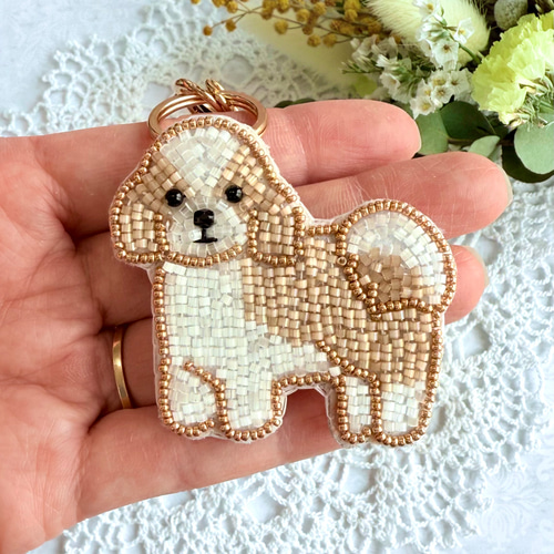 2way】ビーズ刺繍のうちの子ブローチ、バッグチャーム・シーズー