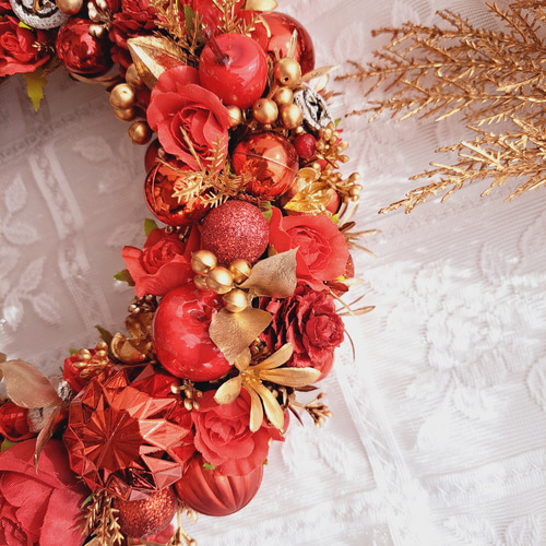 受注制作】クリスマスリース～楽しい聖夜の赤いリース～ 玄関リース