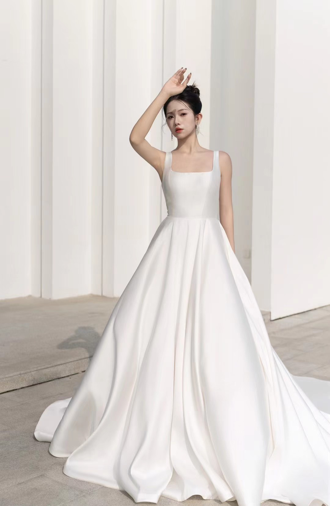 新作お勧め！スクエアネック　くるみボタン　チャック　高評価続出　サイズオーダー　ウェディングドレス　花嫁撮影旅結婚式挙式